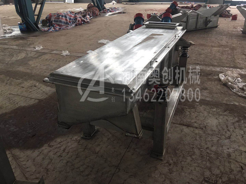 如何預防顆粒粉料分離直線篩選機運行時塵土飛揚？