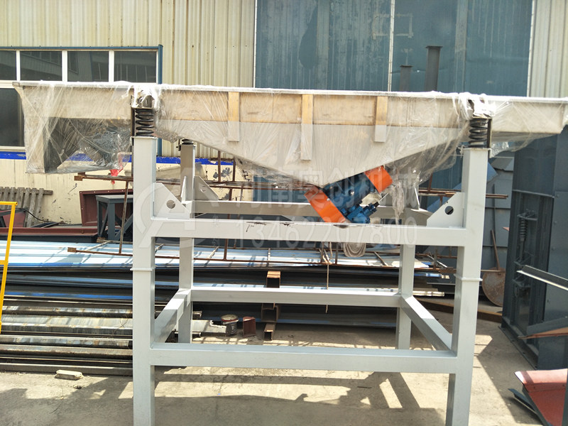 直線振動(dòng)篩在芝麻除雜分級(jí)中的應(yīng)用 直線振動(dòng)篩在芝麻除雜分級(jí)中的應(yīng)用