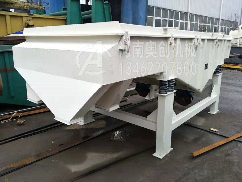 如何調(diào)節(jié)木片木粉篩分分離專用直線振動篩選機電機