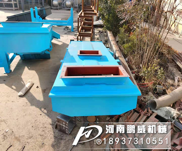 直線振動篩運(yùn)行時產(chǎn)生物料跑偏,7大原因如下