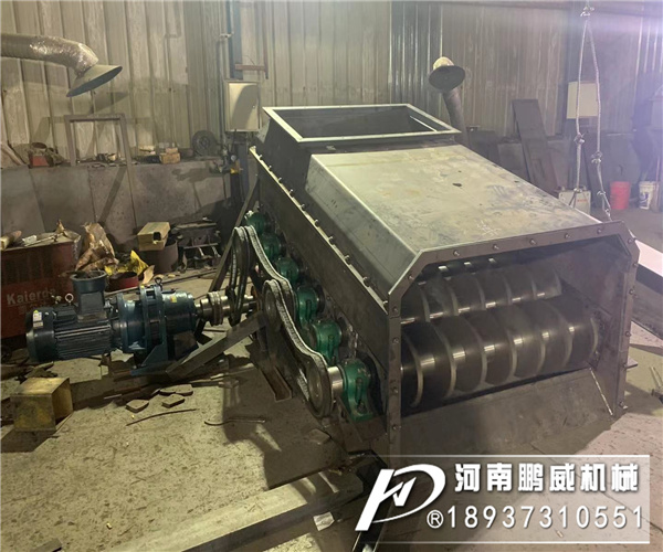 河卵石滾軸篩分機