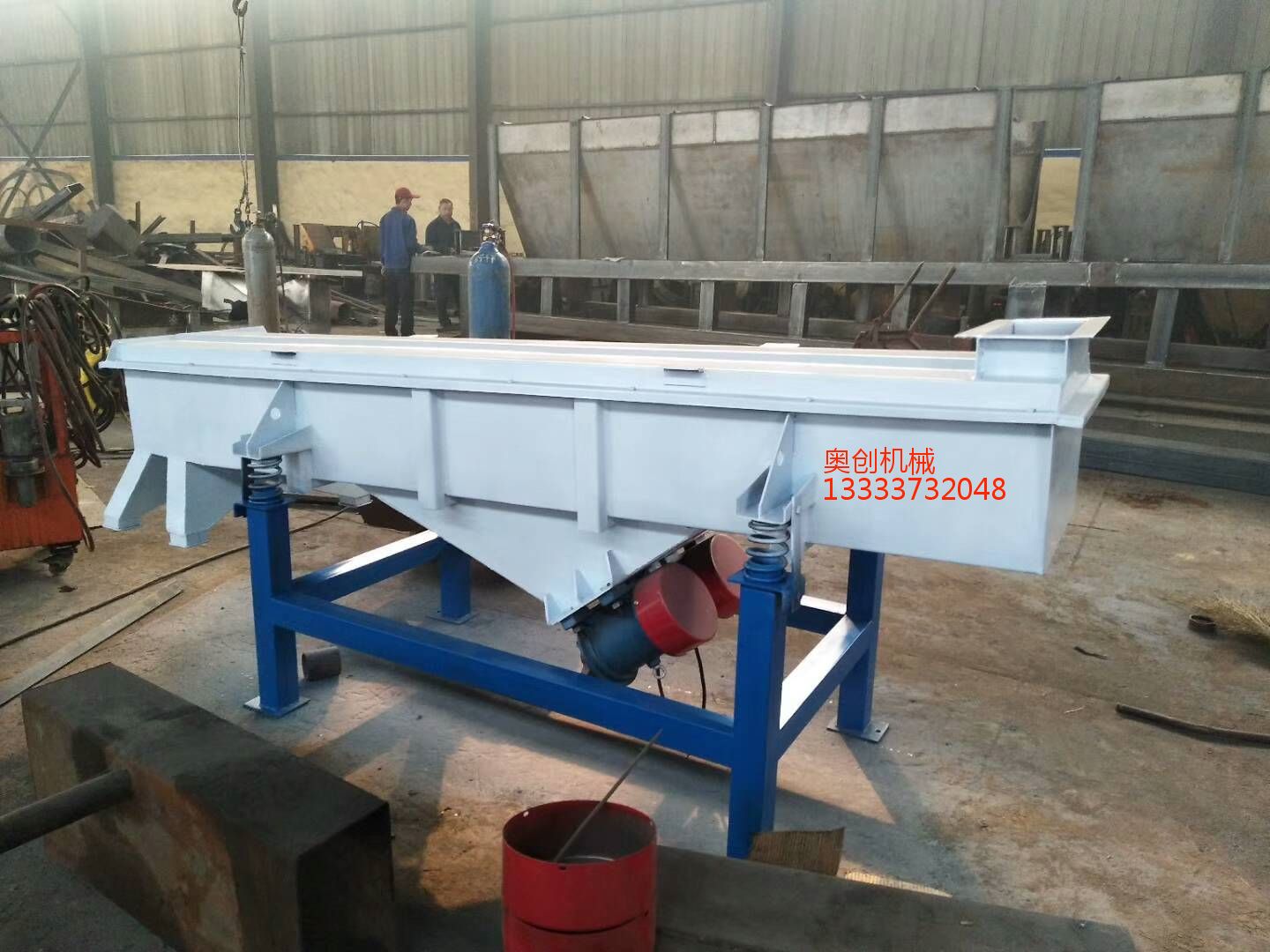 直線振動(dòng)篩如何解決堵網(wǎng)問題？